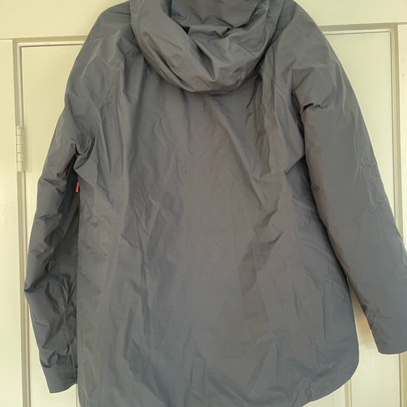 LLBean women’s waterproof ultralight down jacket - Picture 6 of 7